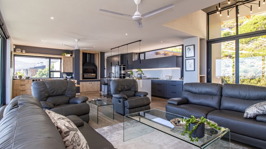 3 Bedroom Property for Sale in Rooi Els Western Cape